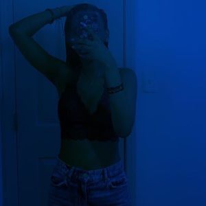 Meet your Posher, Nissia